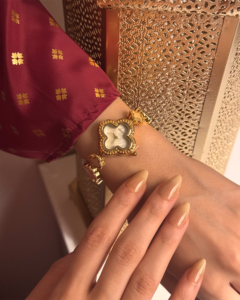 ساعة البساطة الراقية ذهبية