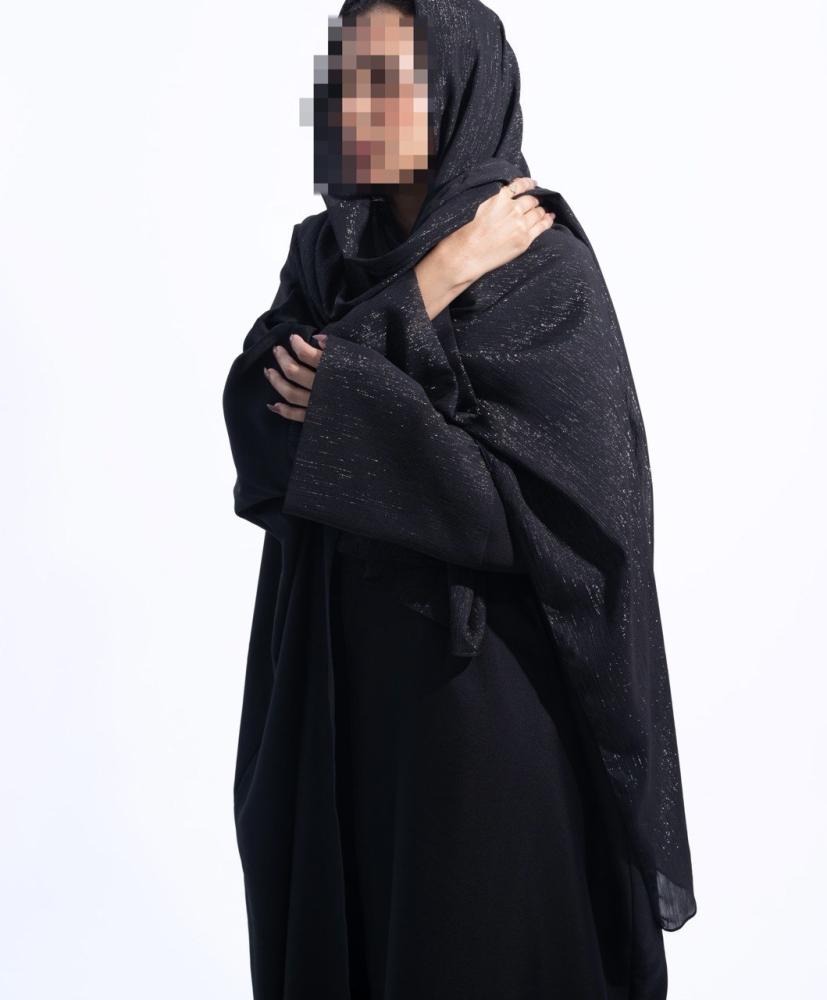 عباية نص بشت صالونه اسود