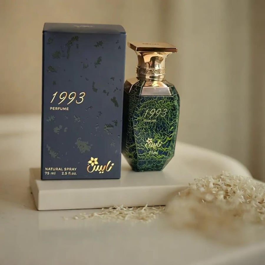 1993 - عطر نسائي فاخر