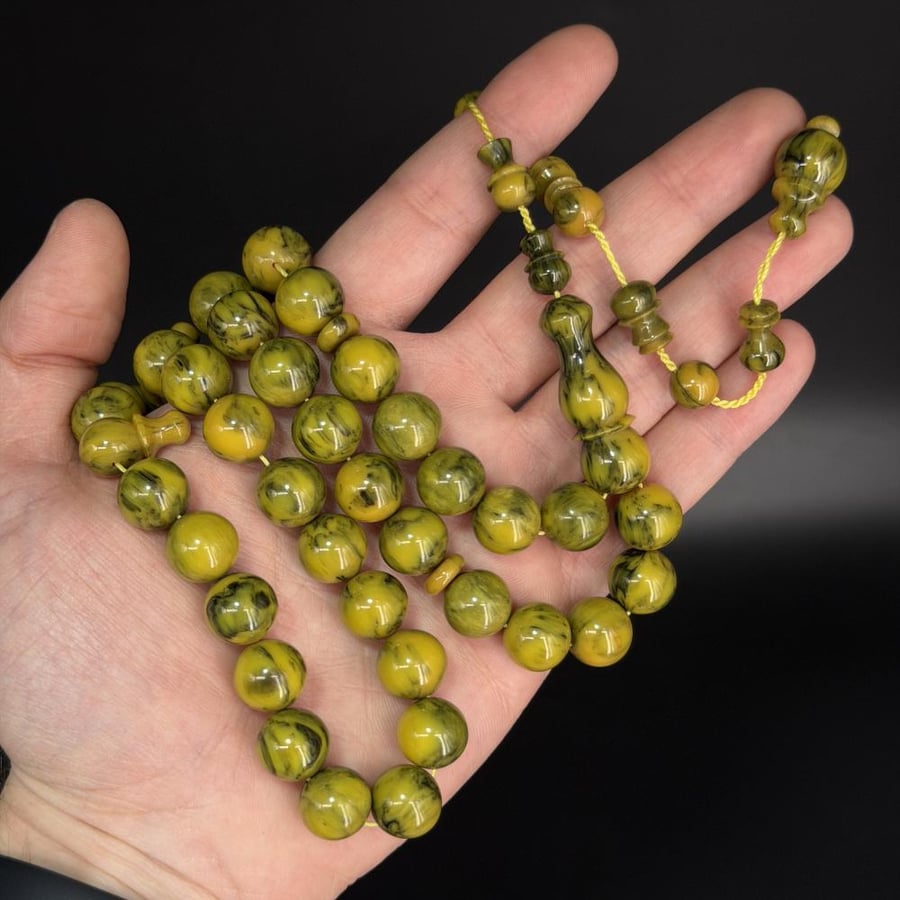 سبحة بكلايت أصفر زيتي ممزوج بالأخضر