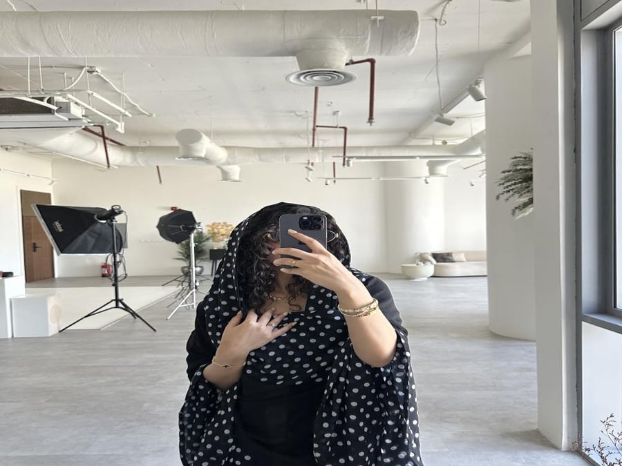 Abaya half kalosh chiffon Japanese padded (possibility to request change of cut to half bousht with notes)