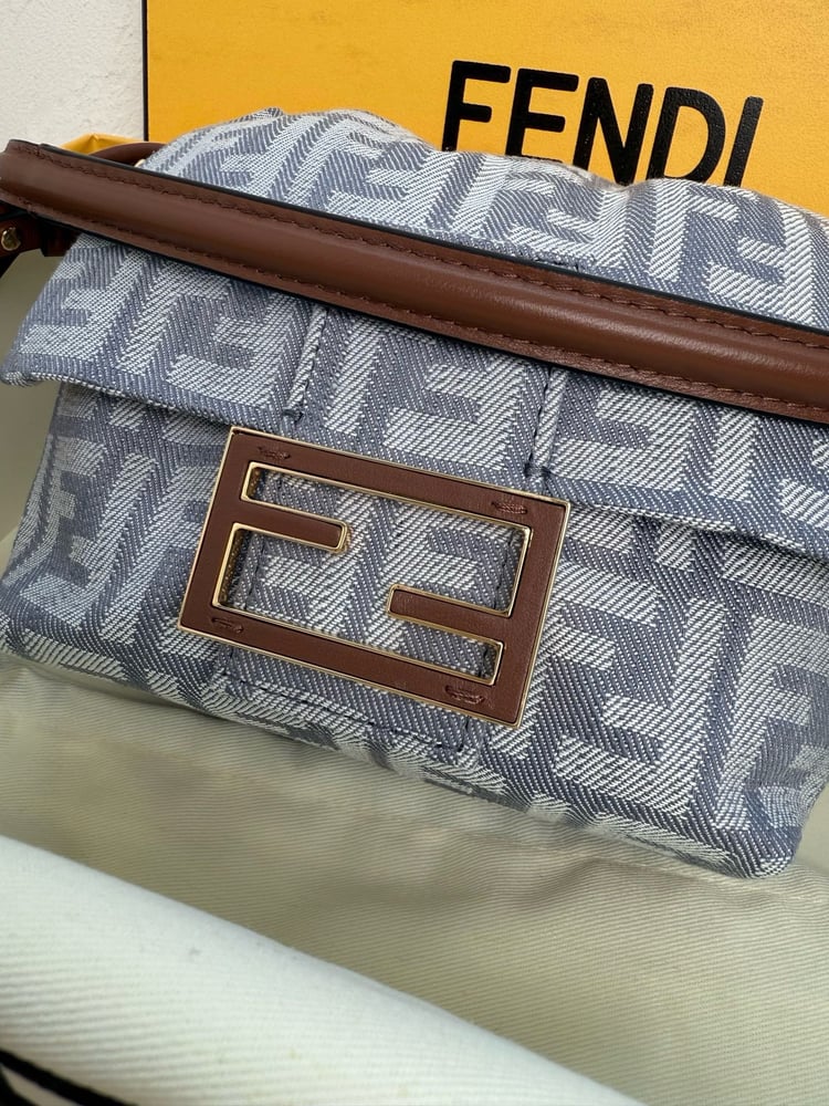 شنطة فندي Mamma Baguette مقاس 16cm