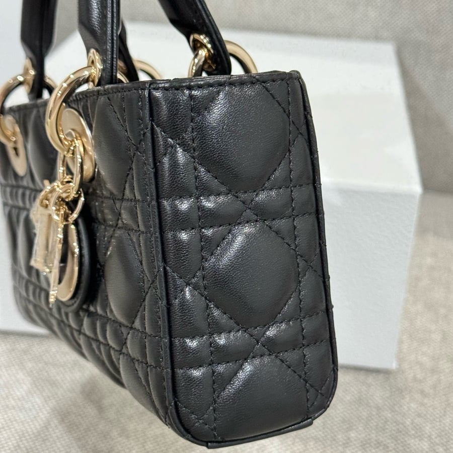 شنطة ديور D-joy مقاس 22cm
