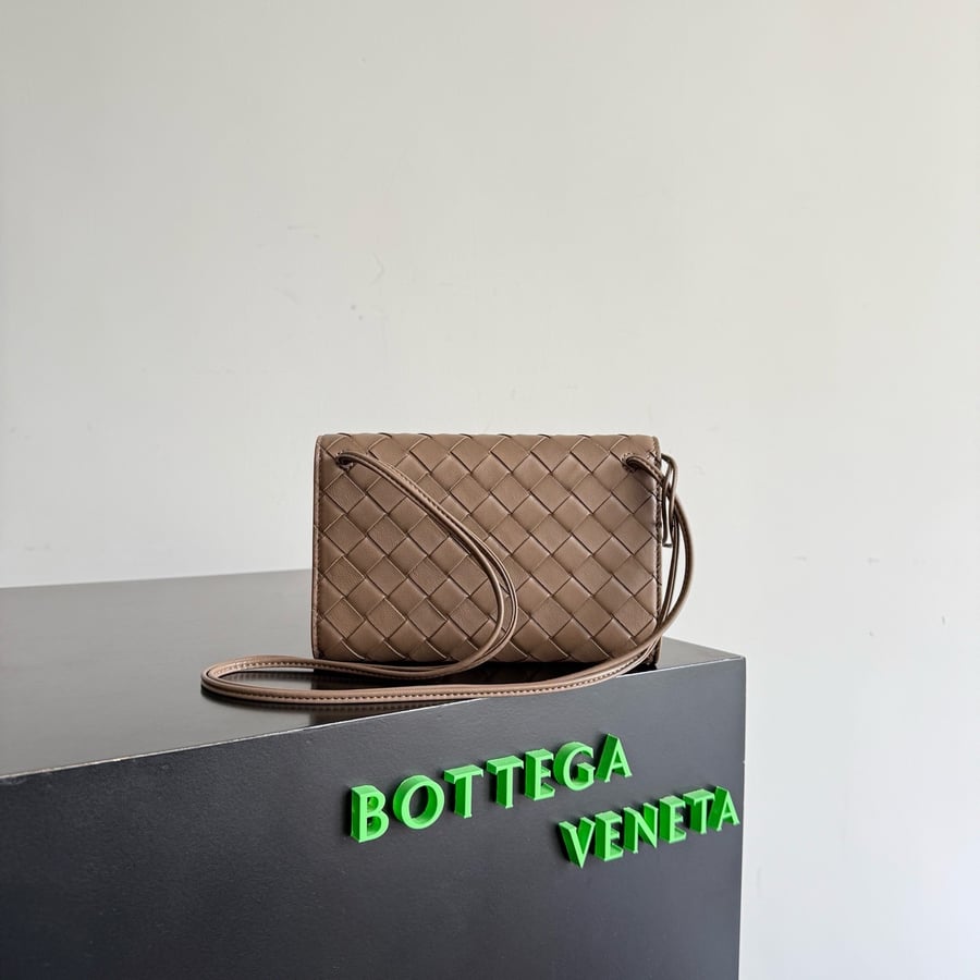 بوتيقا Intrecciato مقاس 19cm