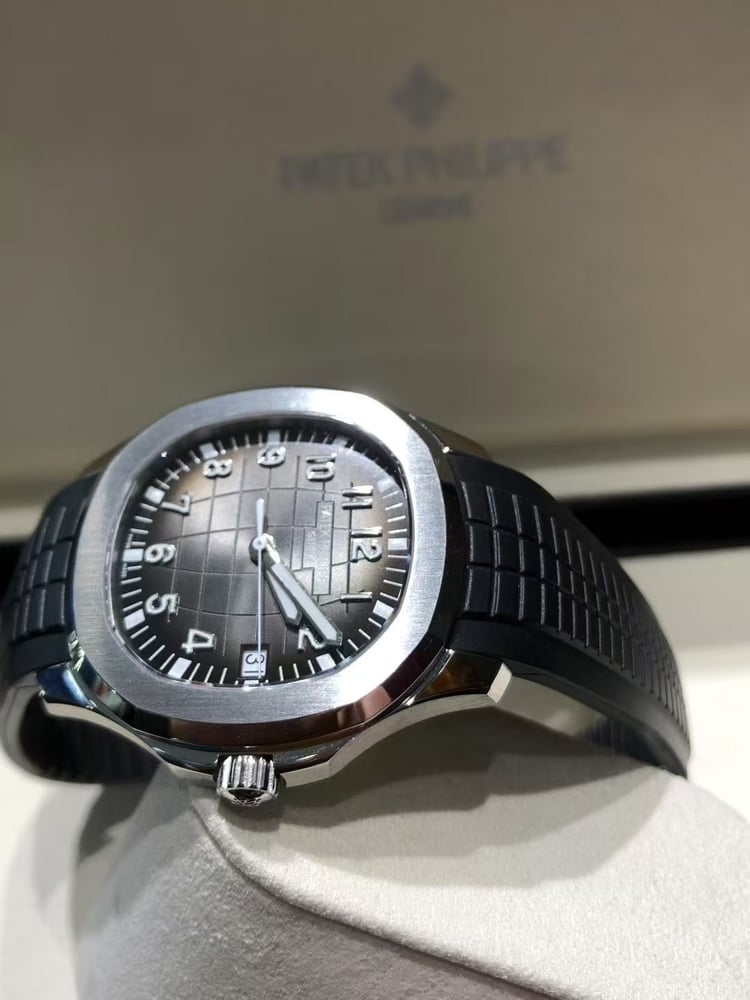 ساعة باتيك فيلب Aquanaut
