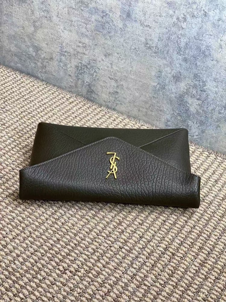 باوتش سان لوران لارج مقاس 29.5cm