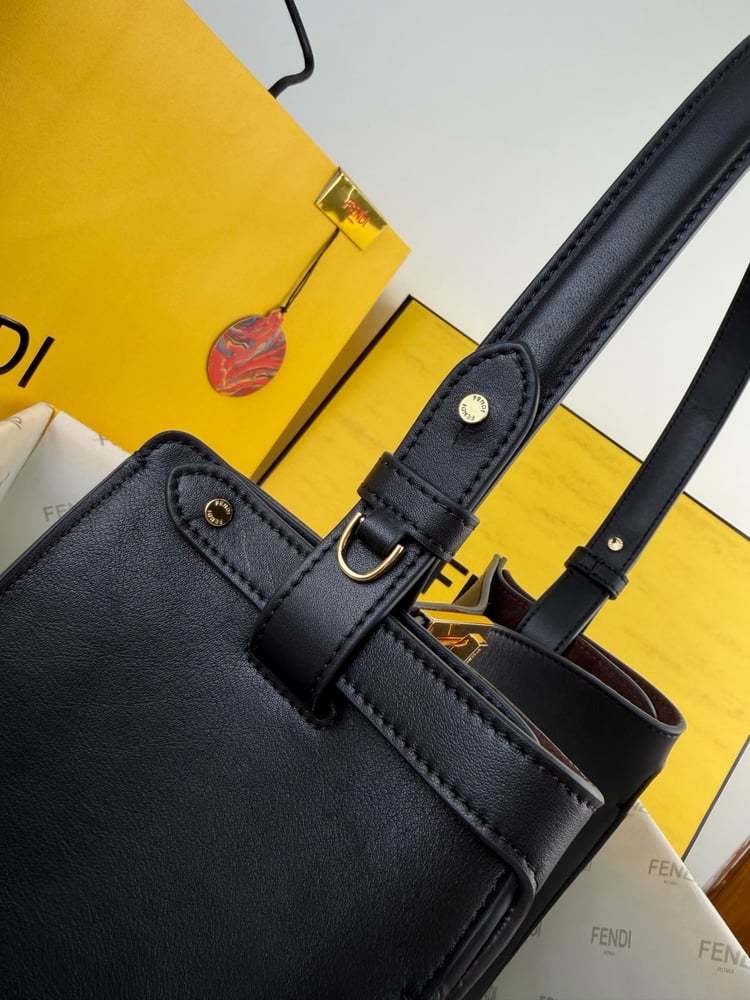 شنطة فندي واي مقاس 43cm
