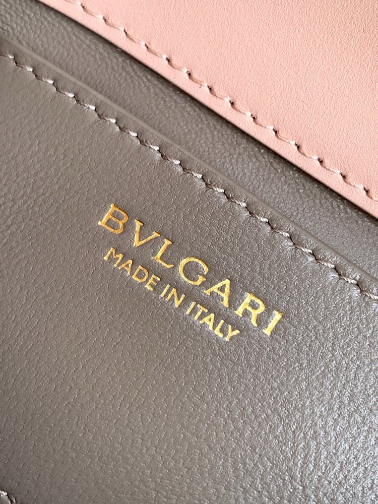 Bulgari bag size 19cm