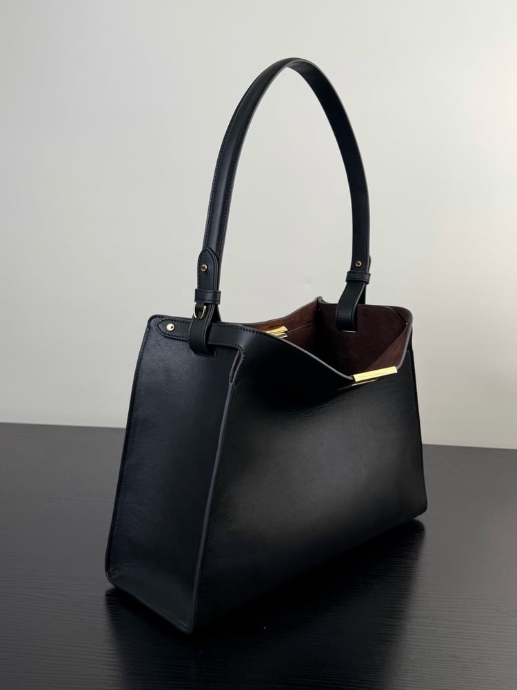 شنطة فندي واي مقاس 43cm