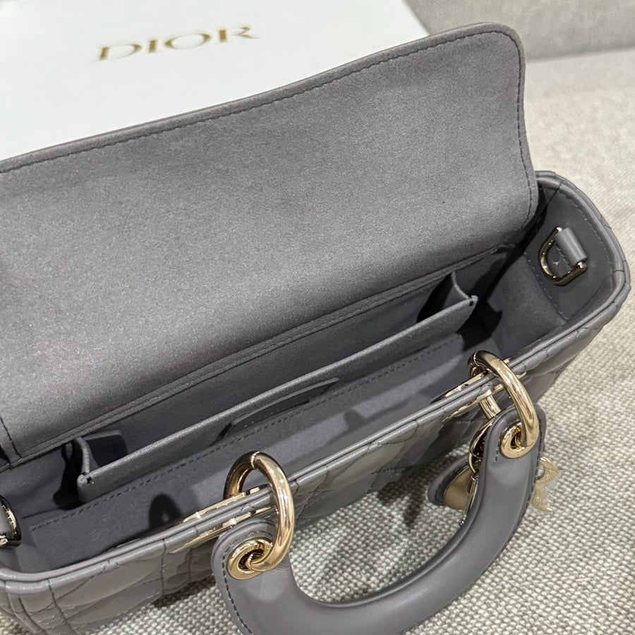 شنطة ديور D-joy مقاس 22cm