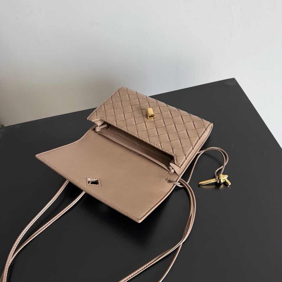 بوتيقا Intrecciato مقاس 19cm
