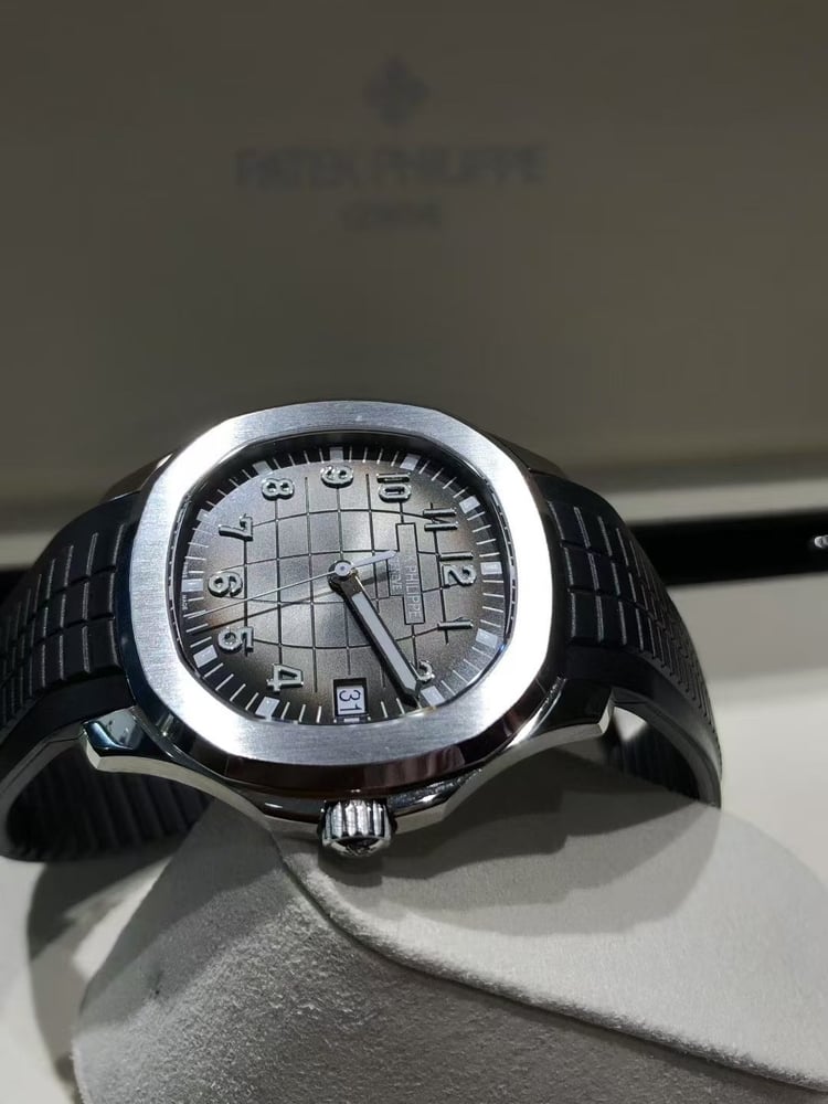 ساعة باتيك فيلب Aquanaut