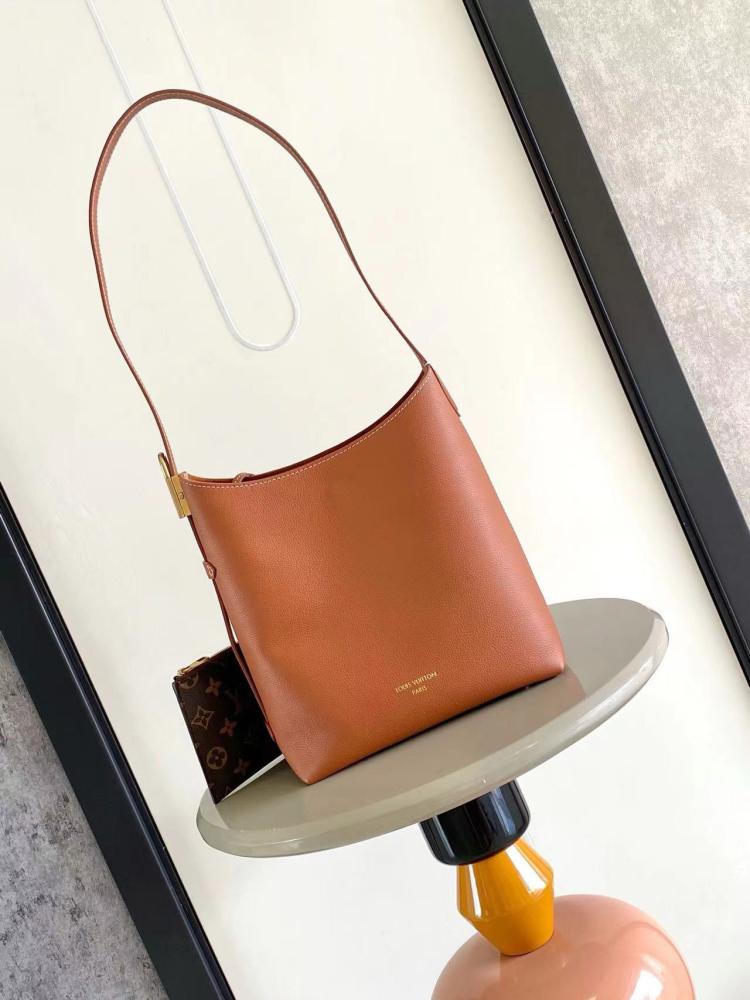 LV Tote bag