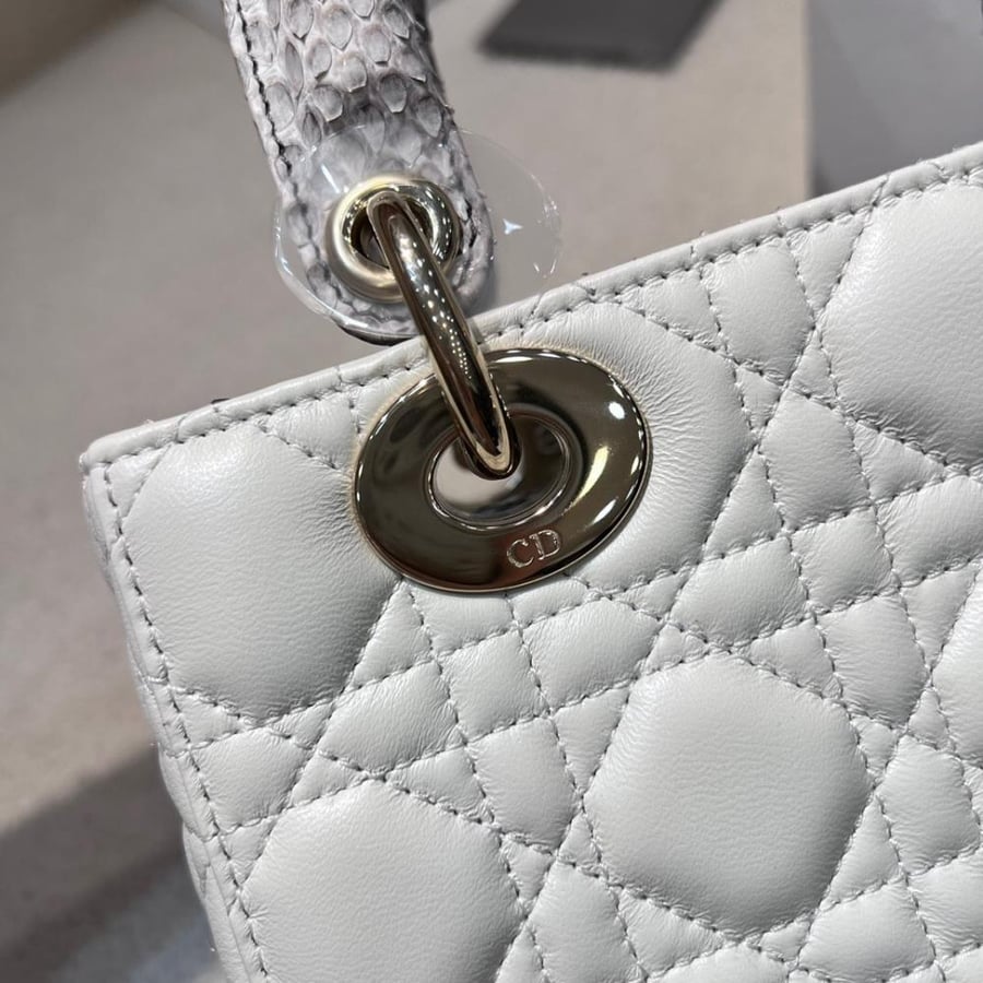 LADY DIOR