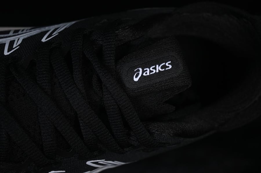 GEL NIMBUS 28 CASUAL SHOES BLACK/WHITE