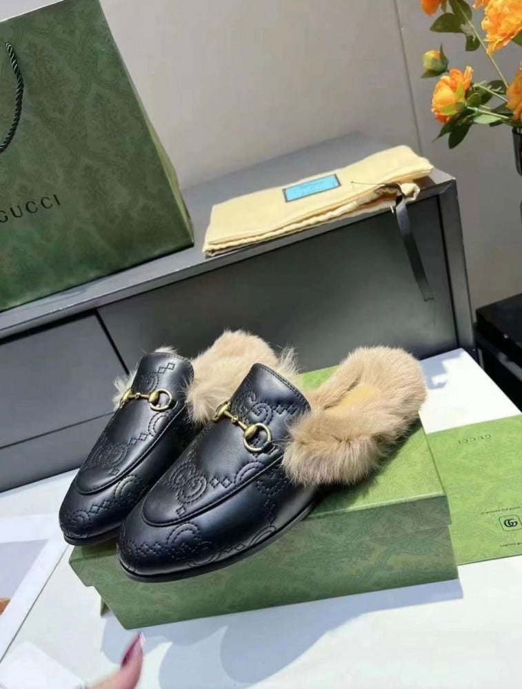 Gucci fur slipper