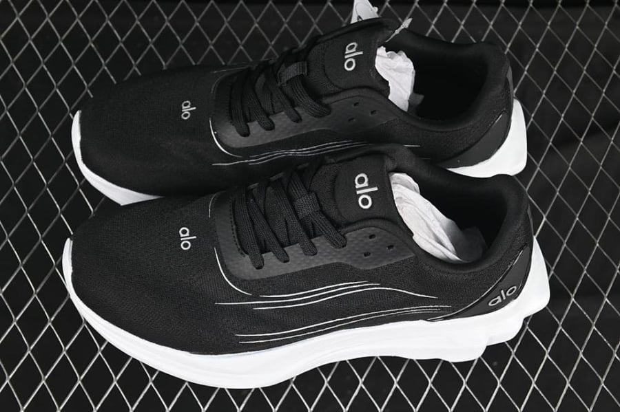 ALO RUNNER STAR STYLE CASUAL LIFE SHOES BLACK/WHITE