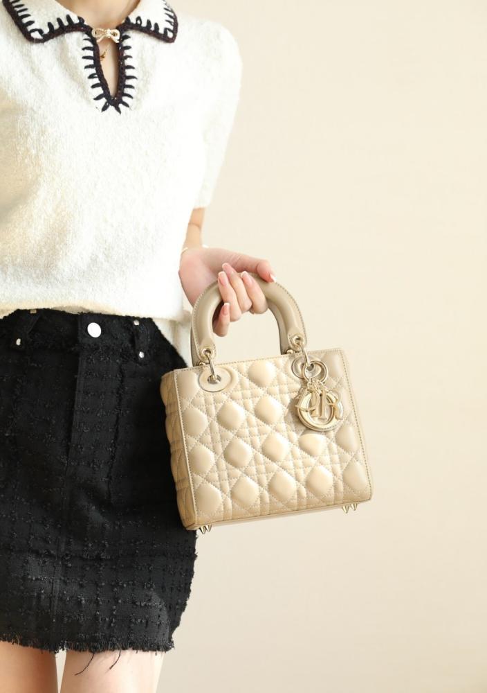 LADY DIOR