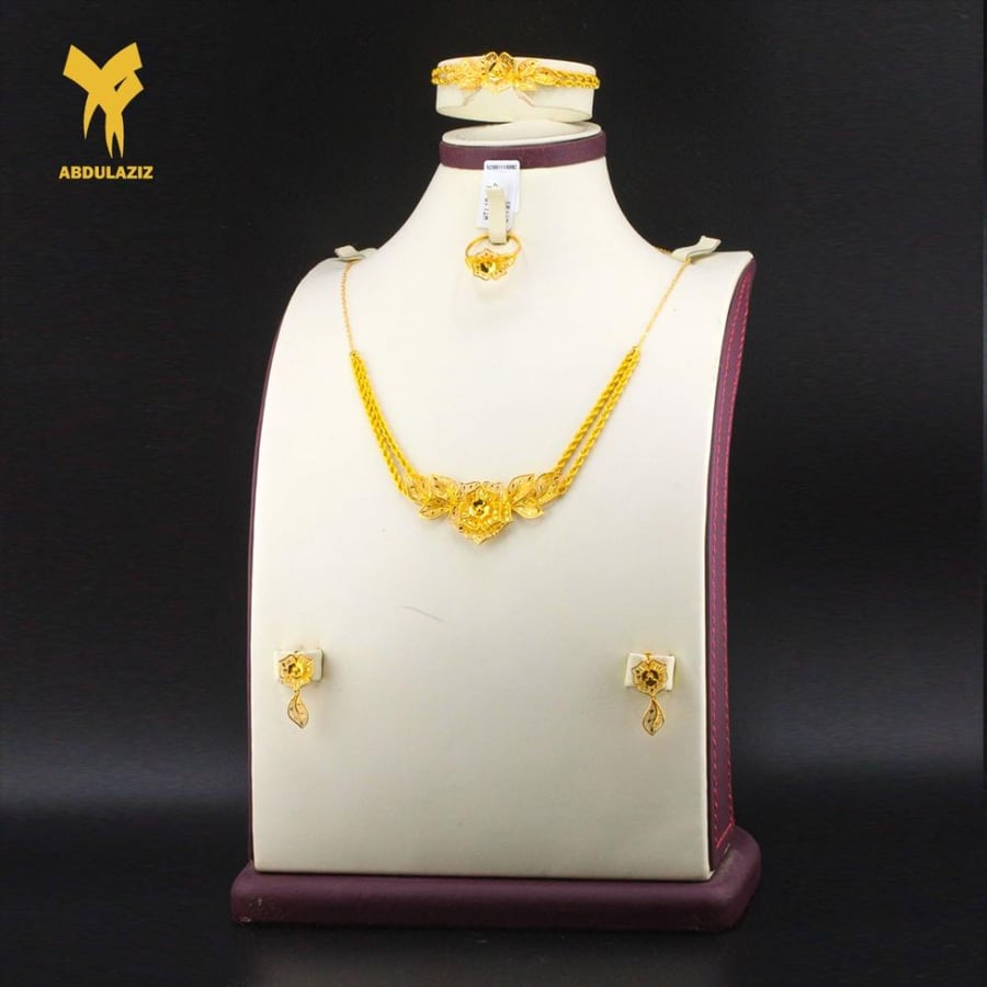 طقم ذهب عيار 21