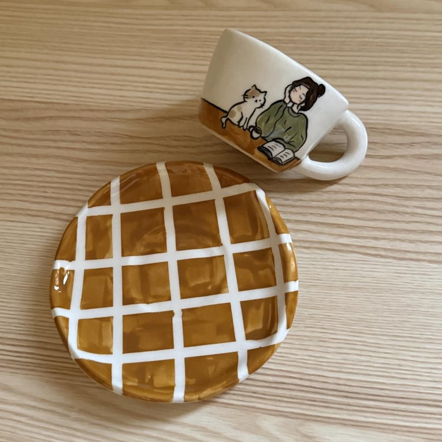 كوب وصحن اسبريسو