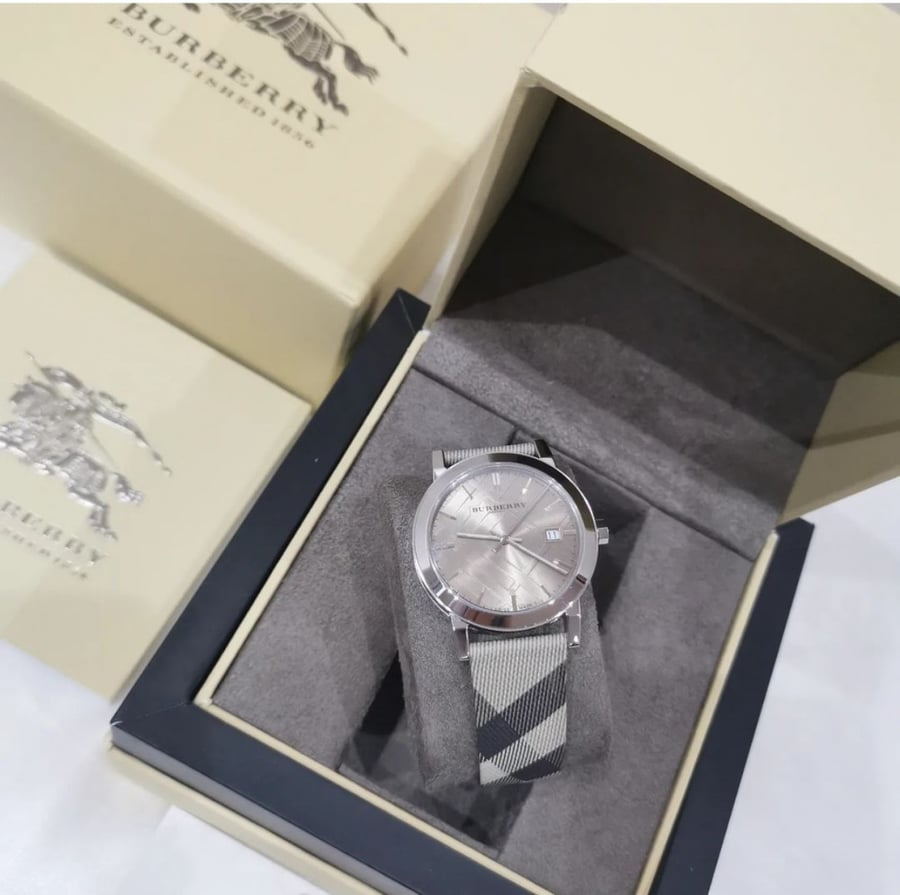 ساعه burberry الانيقه نسائيه