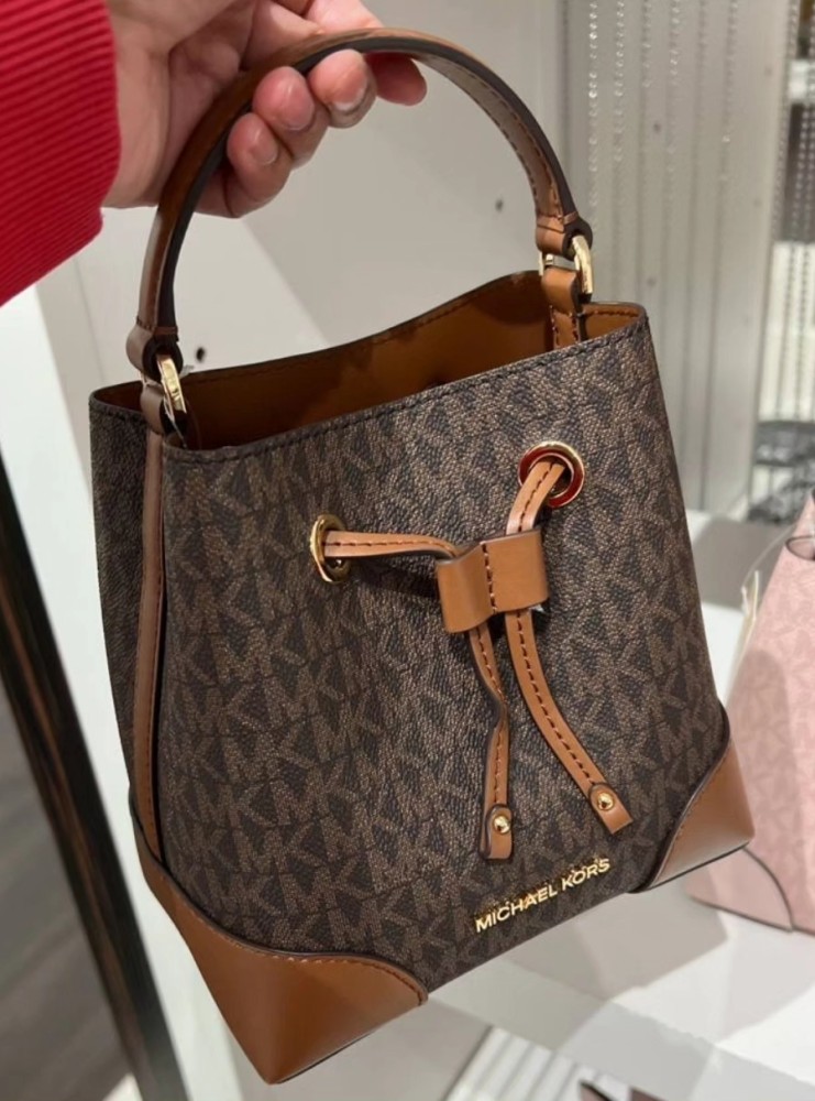 شنطه michael kors