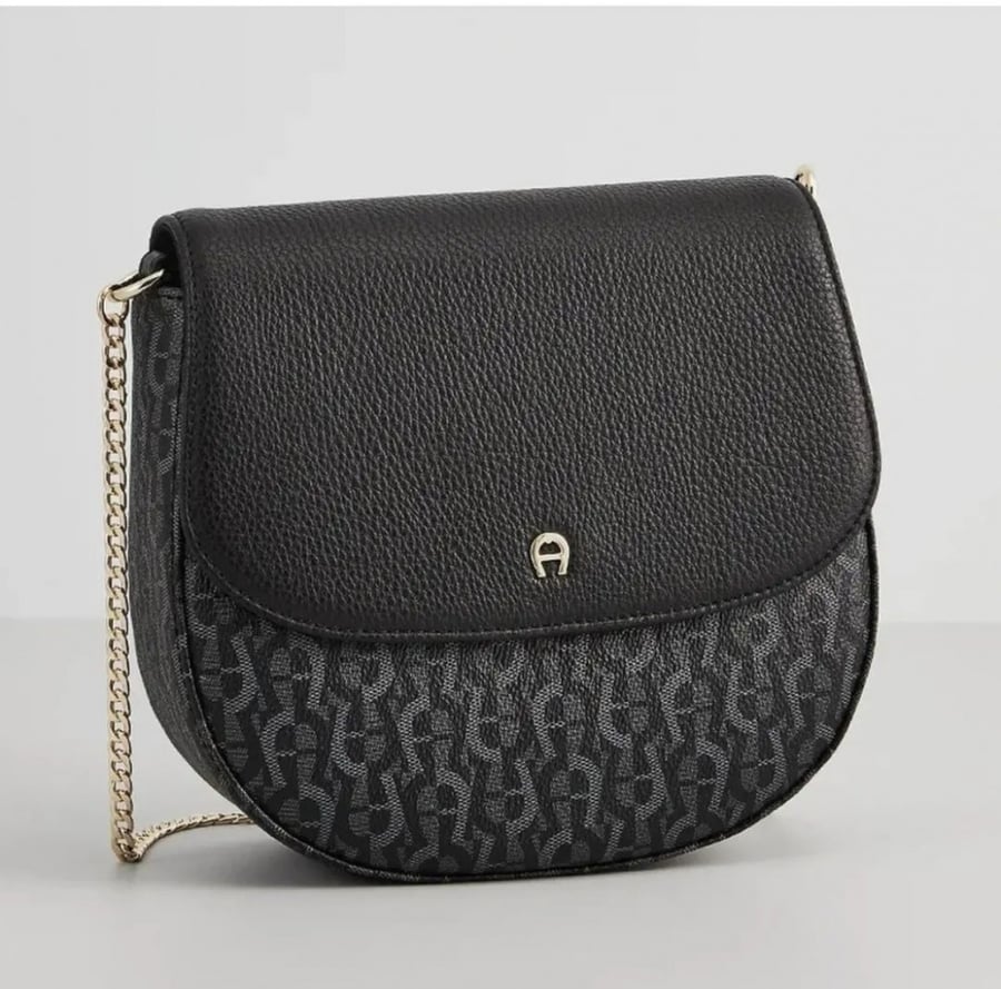 شنطه Aigner