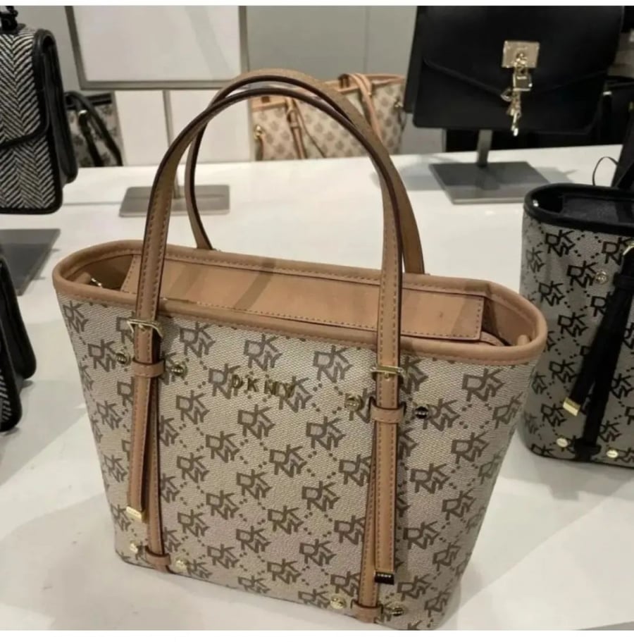 شنطه Dkny