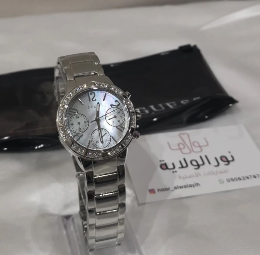 ساعه guess نسائيه
