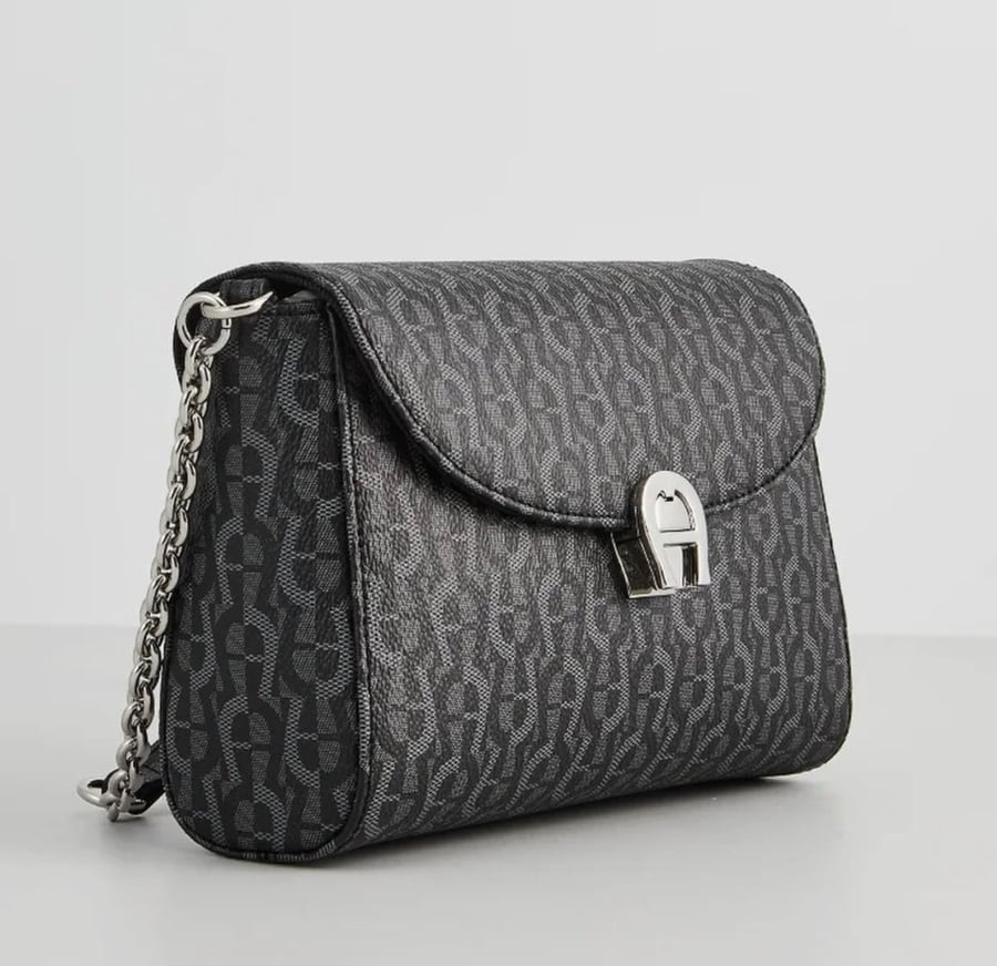 شنطه Aigner