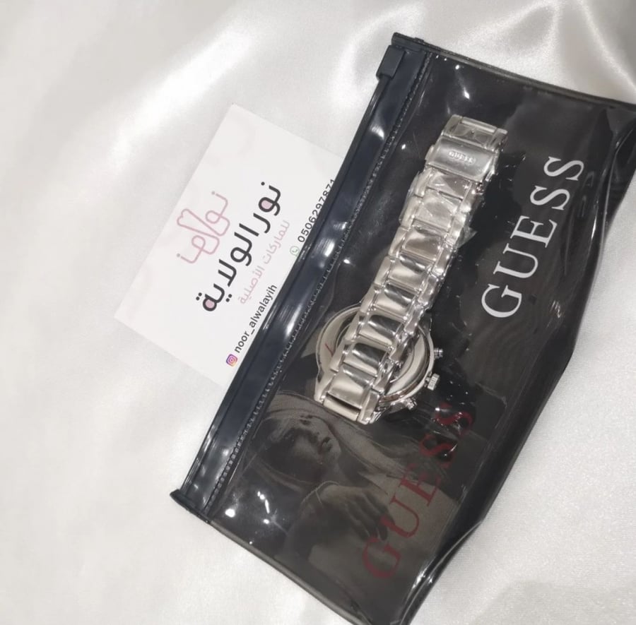 ساعه guess نسائيه