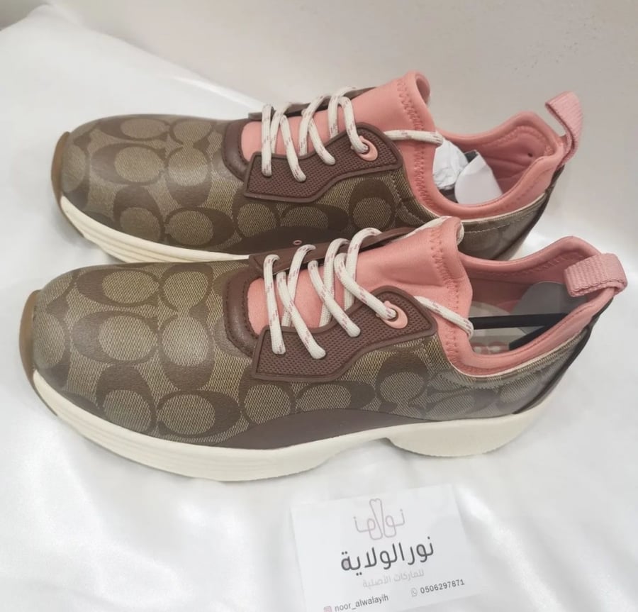 حذاء coach