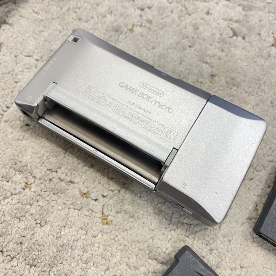 قيم بوي مايكرو - Game Boy micro