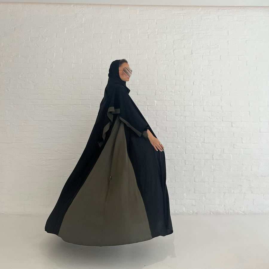 عباية ظِلّ الزيتون