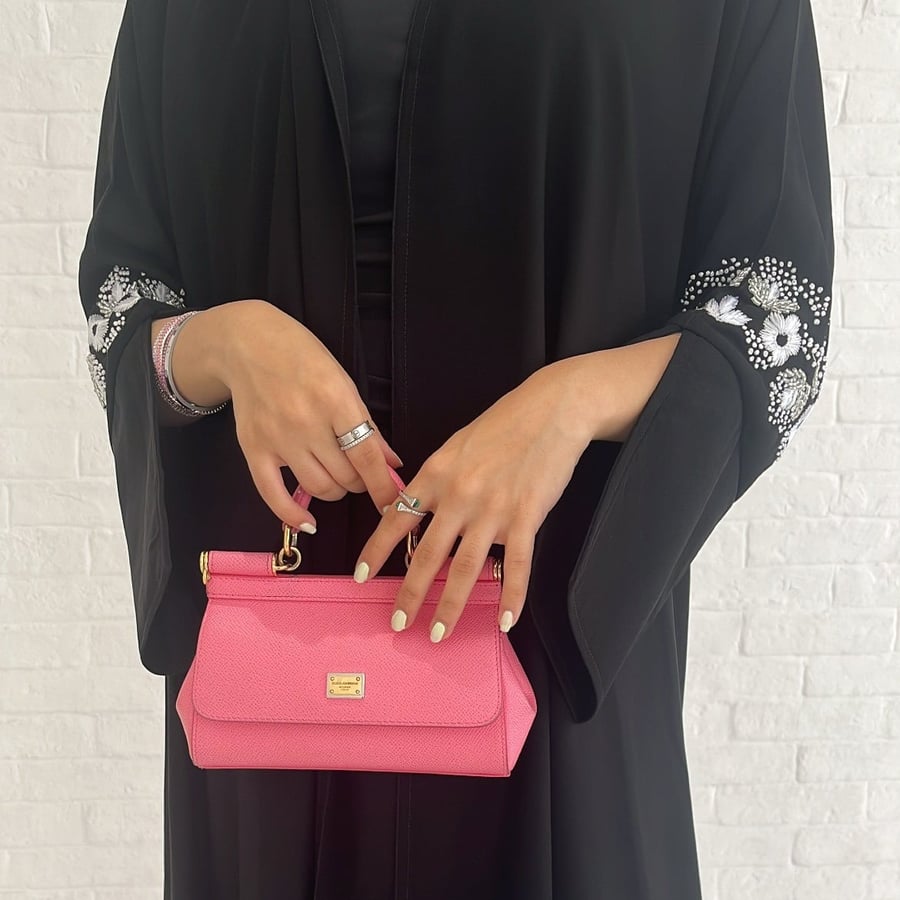 عباية نُهى