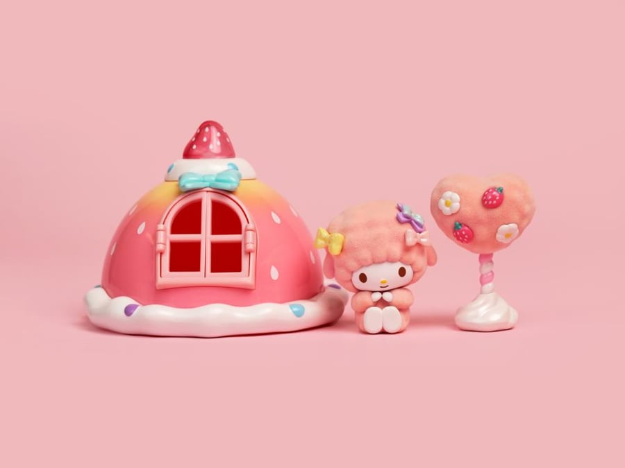 Surprise box with a random figure of My Melody and My Sweet piano roll play - one piece