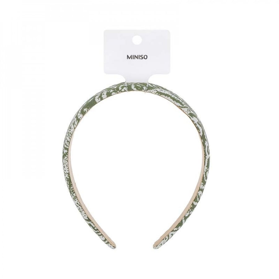 طوق شعر بأسلوب عصري