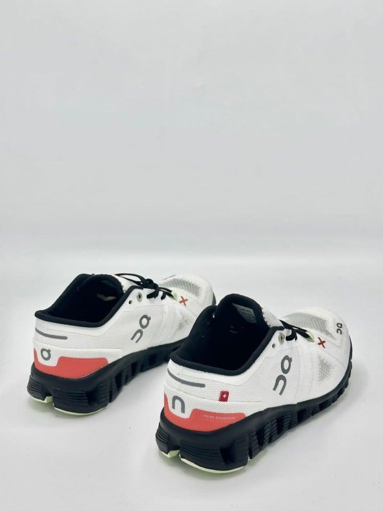 حذاء | ON Cloud X 3 White Black Red