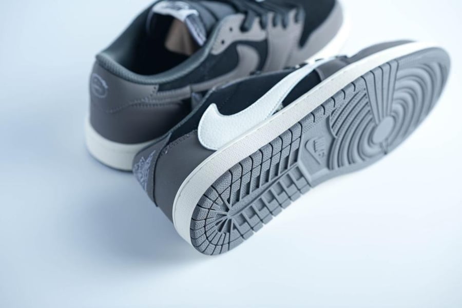 حذاء | Nike Jordan Low Grey White