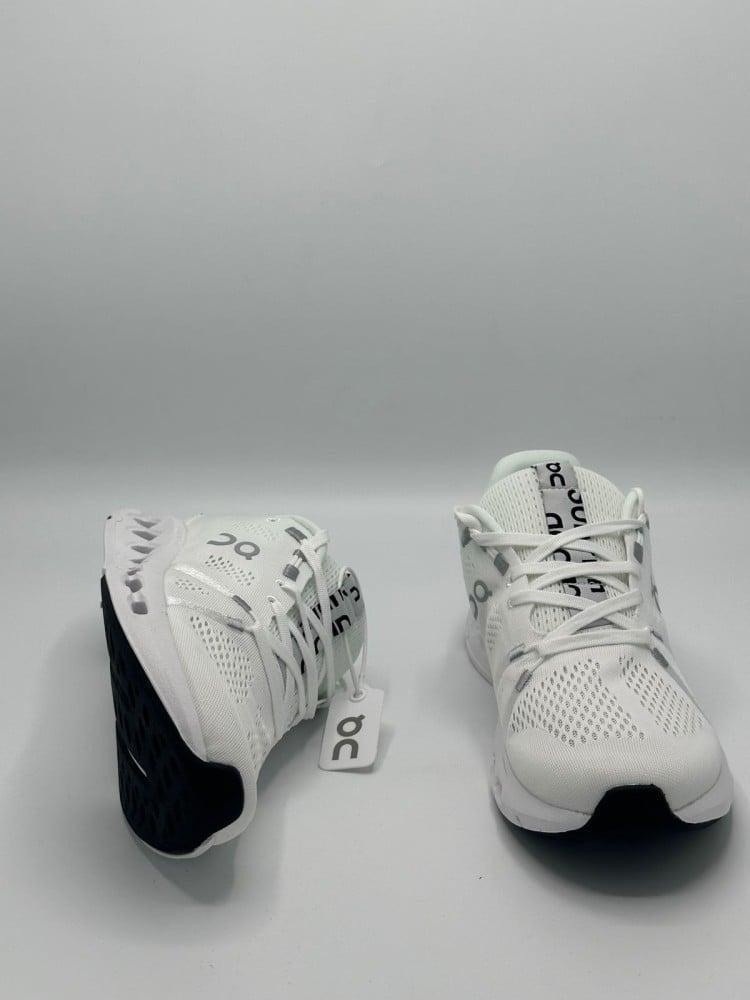 حذاء | ON Cloudsurfer Off White