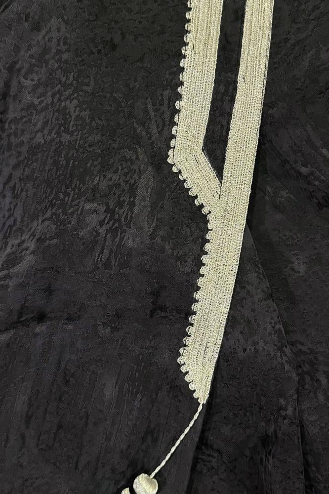 ثوب عسيري بـ تصميم عصري ( متوفر بثلاث ألوان ) "تم تغيير رسمة قماش القطعة الخارجية وموضحه بالصور"
