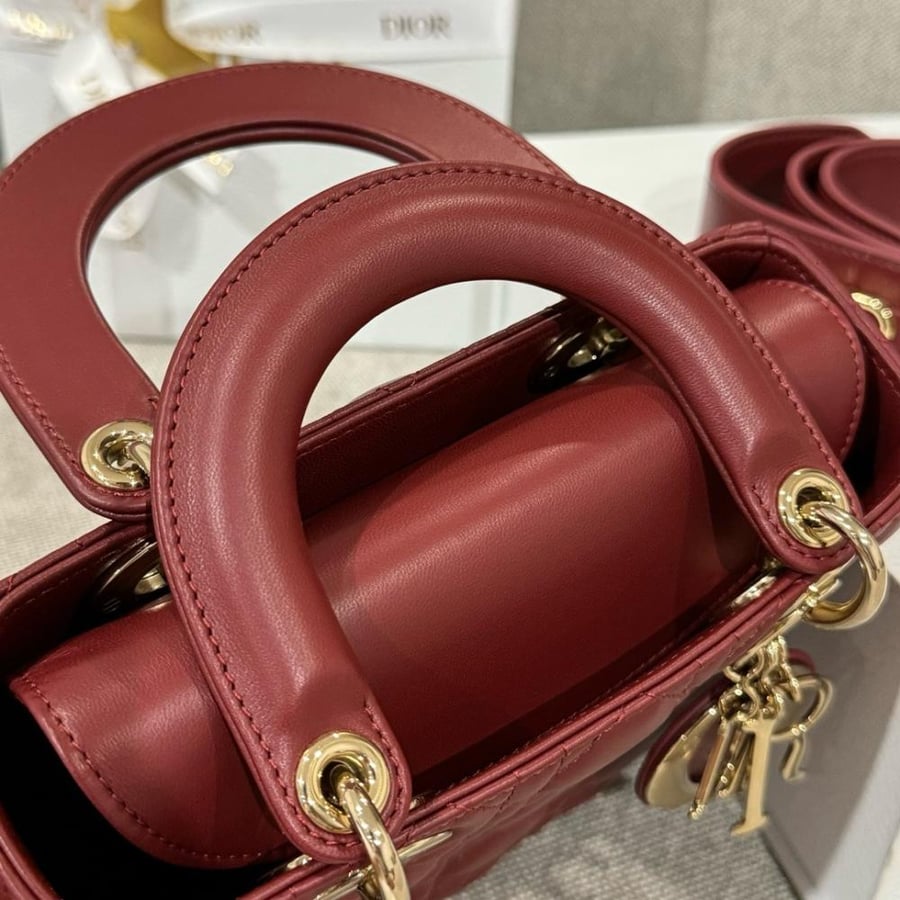 ليدي ديور سمول سايز 20cm
