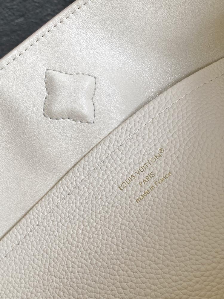 لوي فيتون Capucines مقاس 37.5cm