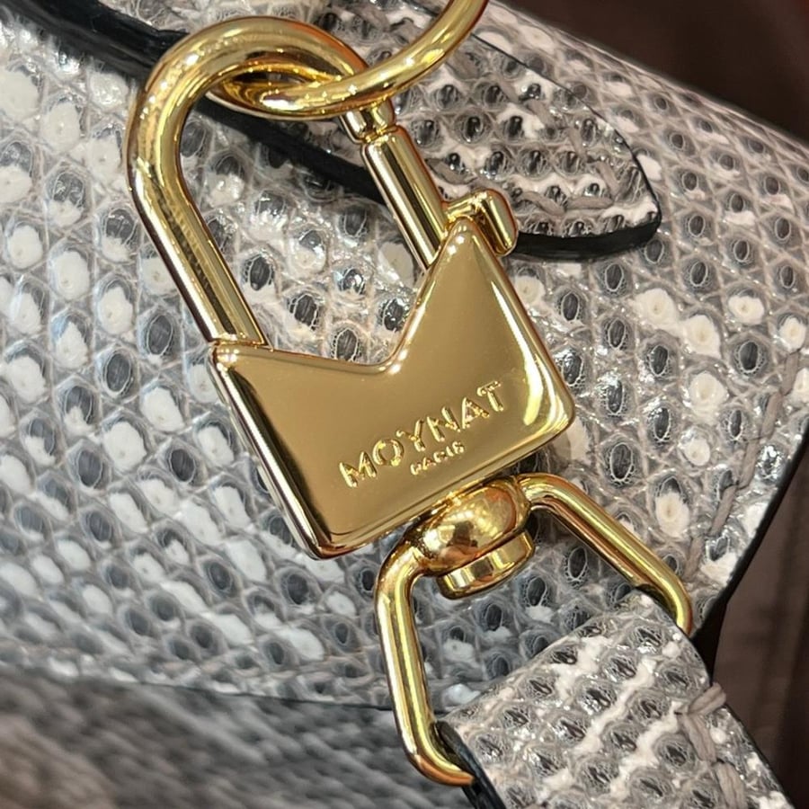 موينات Gabrielle Clutch مقاس 26cm