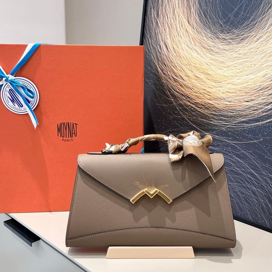 موينات Gabrielle Clutch مقاس 26cm