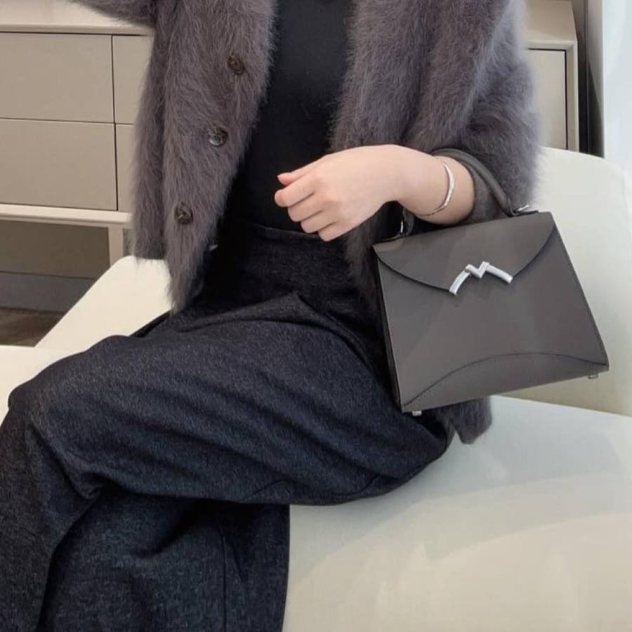 موينات Gabrielle Clutch مقاس 22cm