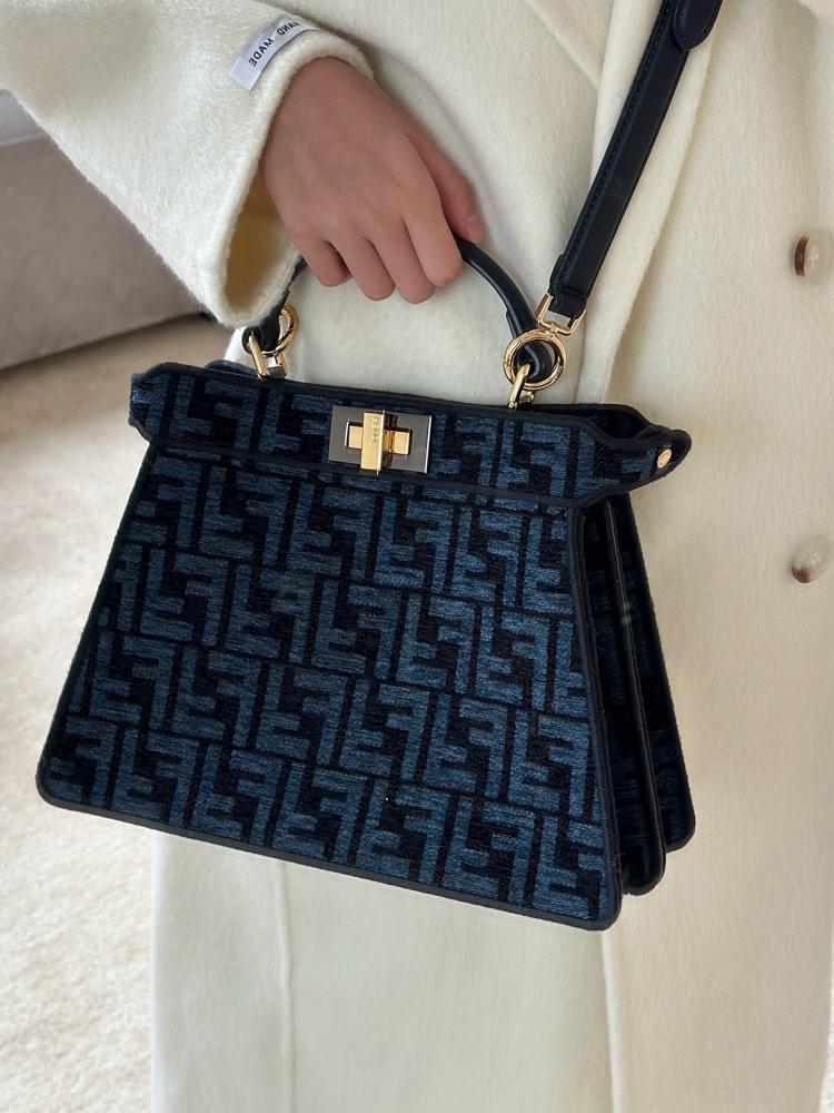 فندي peekaboo مقاس 27.5cm