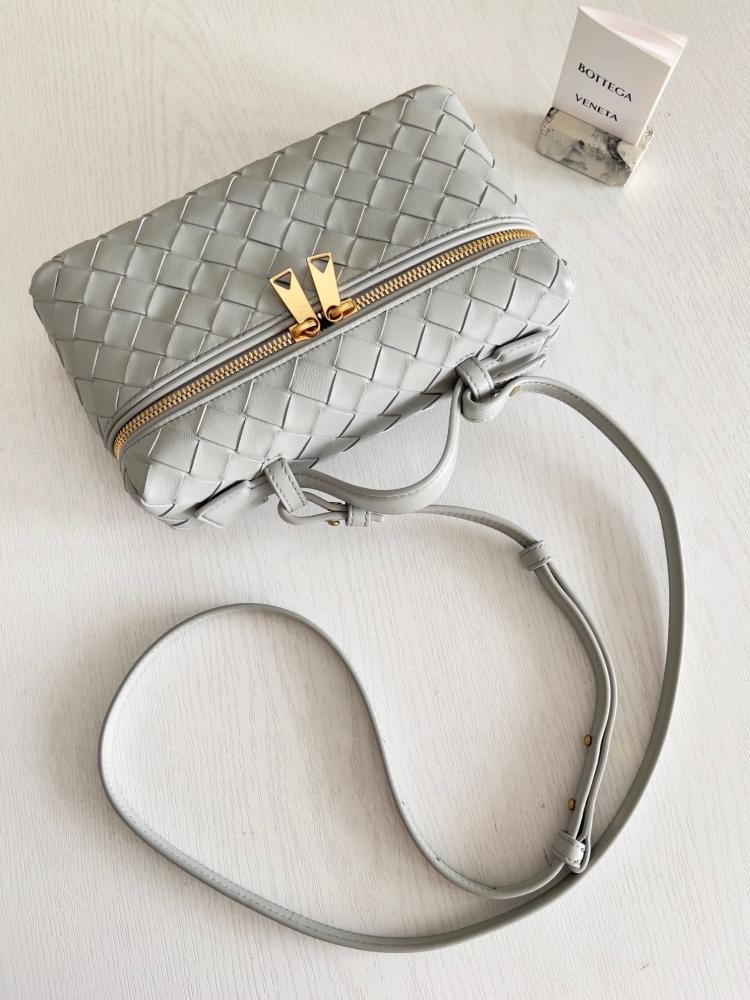 Vanity Boutique size 22cm