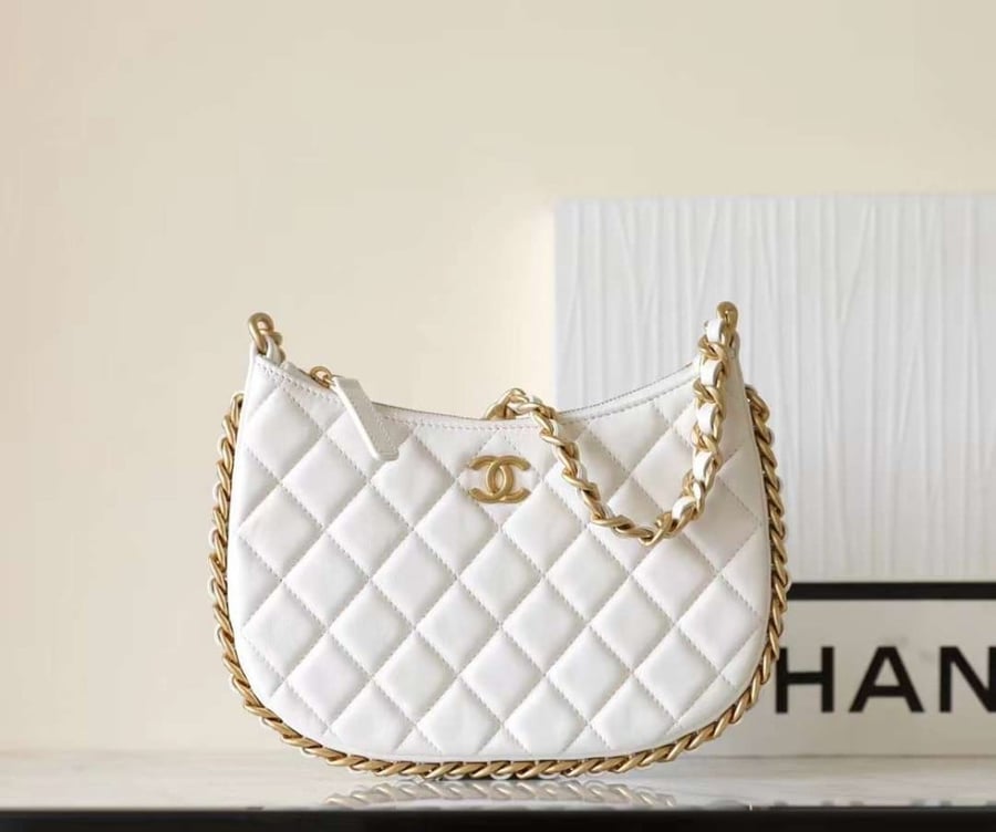 شانيل 23B hobo مقاس 23cm
