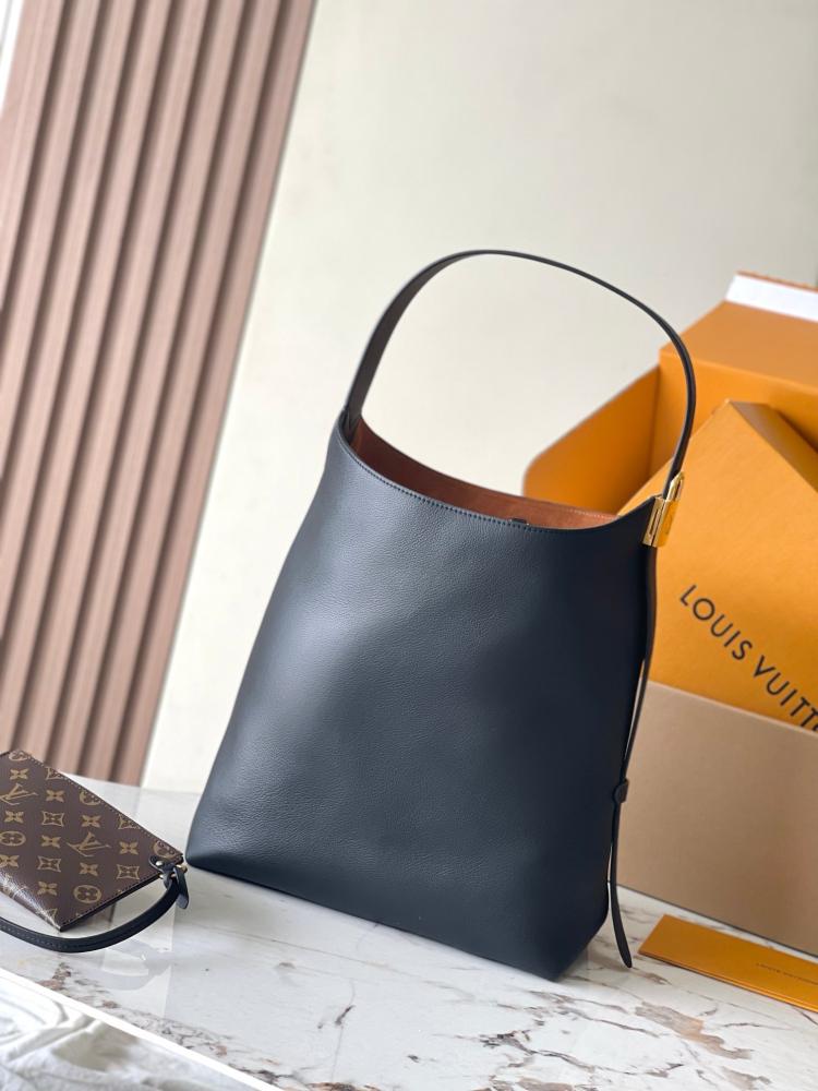 لوي فيتون Low Key Hobo مقاس 31cm